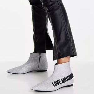 Love moschino ankle boot size 39 (US8). Never worn, no box or dust bag
